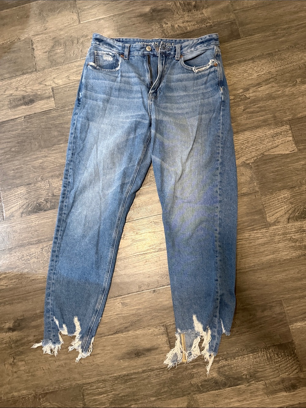 American Eagle Outfitters Light Blue Distressed Cropped Jeans